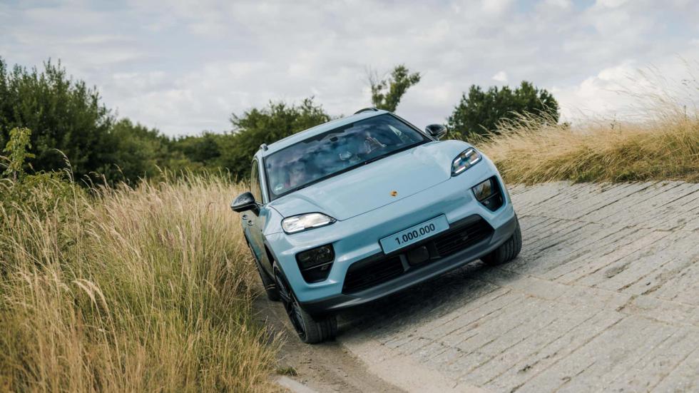Η Porsche μόλις κατασκεύασε την εκατομμυριοστή Macan!
